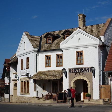 Halasi Pince Panzio Villany Exterior photo